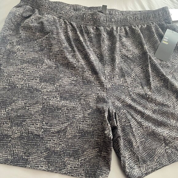 Zella Men's shorts - Picture 3 of 9